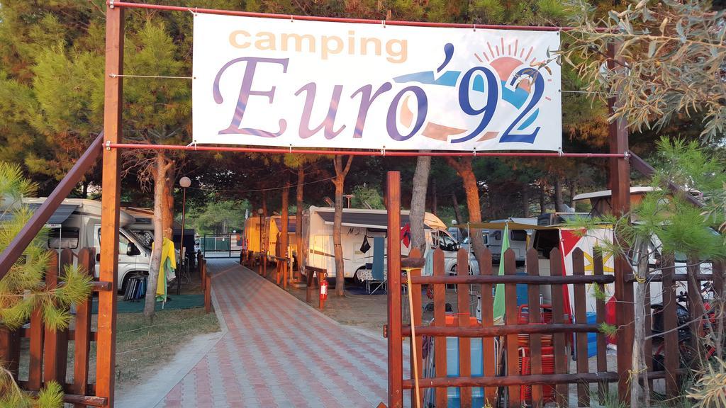Appartamenti Euro'92 Vieste Bagian luar foto